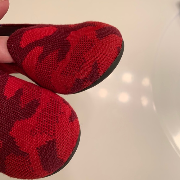 Red Camo Rothys -1 - Picture 4 of 4
